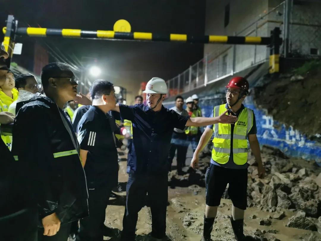 ◆ 项目部与地方政府沟通抢险方案.jpg
